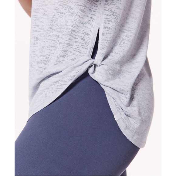 Lululemon Round Two Tee Burnout Size 4 in Silver Fox - Picture 2 of 4